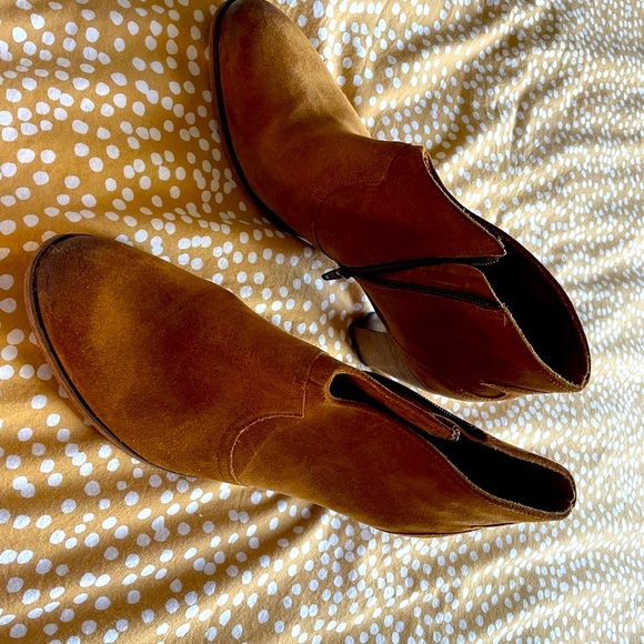 Suede booties, size 10, very good condition - Picture 5 of 8